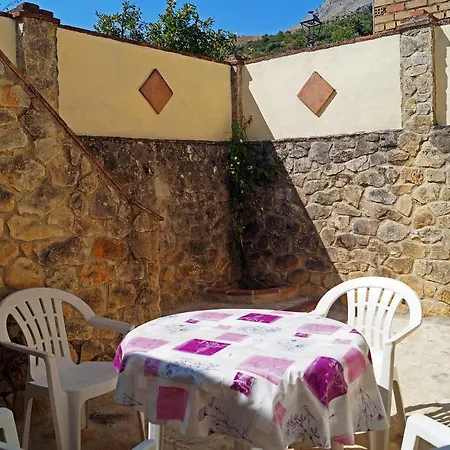 Holiday home Cipreses